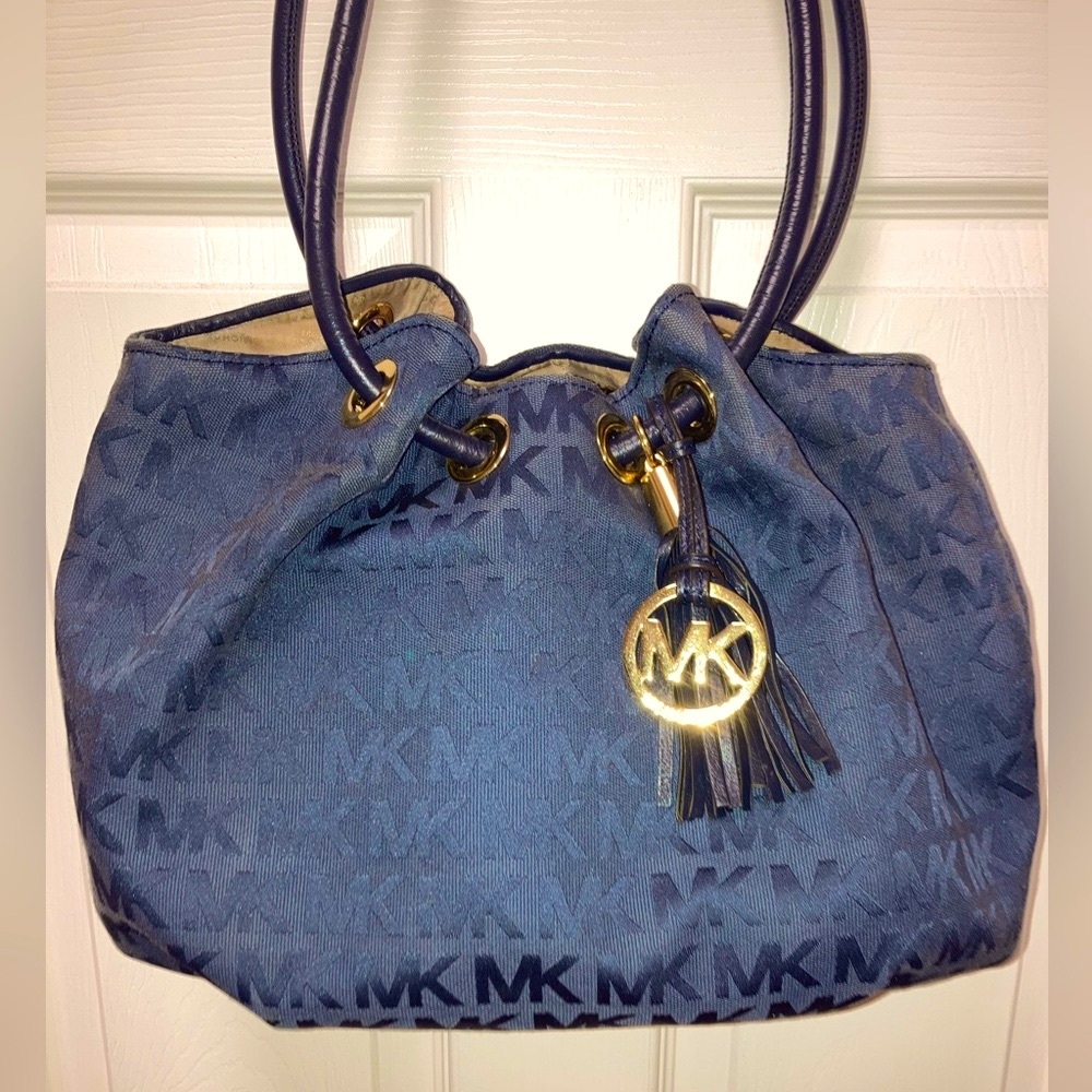 Michael Kors East West Ring Tote MK Logo Hobo Shoulder Bag in Dark Blue EUC - Picture 2 of 15